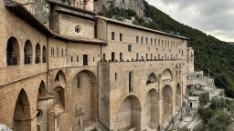 Immagine di Monastero di Subiaco e Santuario della Santissima Trinità di Vallepietra - 5